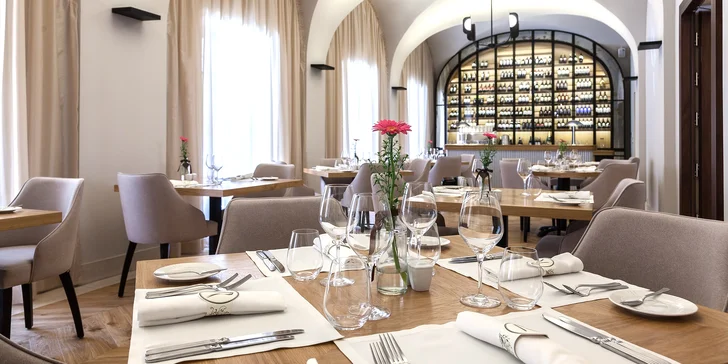 Relax v srdci Varšavy: moderný boutique hotel v bývalom paláci so saunou a bazénom