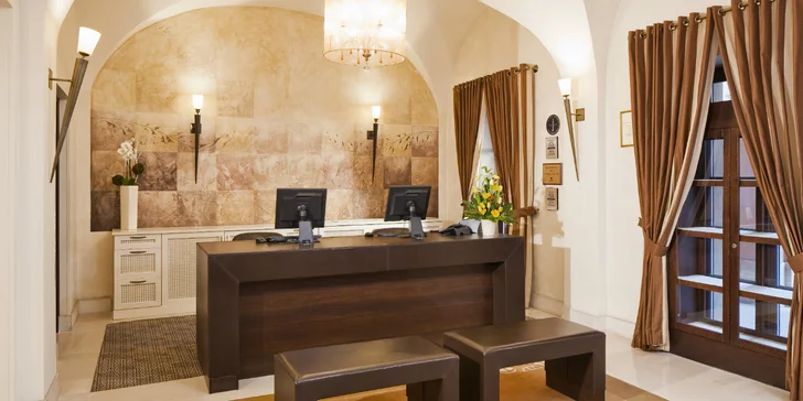 Relax v srdci Varšavy: moderný boutique hotel v bývalom paláci so saunou a bazénom