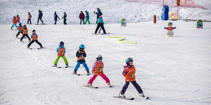 Výhodné lyžovanie v Poľsku: skipas na 7 hodín alebo večerné lyžovanie v stredisku TYLICZ SKI