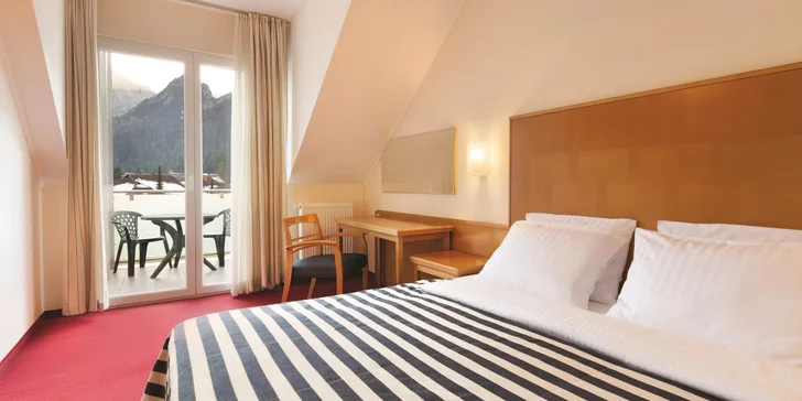 Dovolenka v Slovinsku: 4* hotel v Kranjskej Gore s raňajkami a vstupom do bazénov