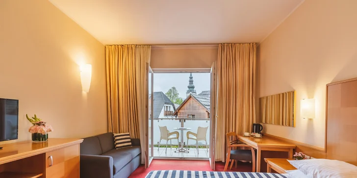 Dovolenka v Slovinsku: 4* hotel v Kranjskej Gore s raňajkami a vstupom do bazénov