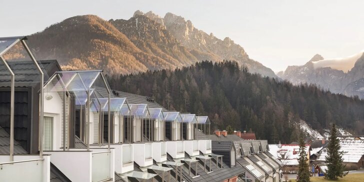 Dovolenka v Slovinsku: 4* hotel v Kranjskej Gore s raňajkami a vstupom do bazénov