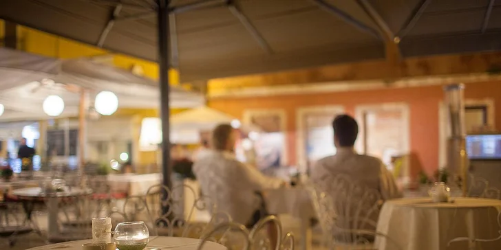 Dovolenka pre páry s ubytovaním v luxusnom hoteli v centre Šibeniku: raňajky a denne 2 hodiny vo wellness