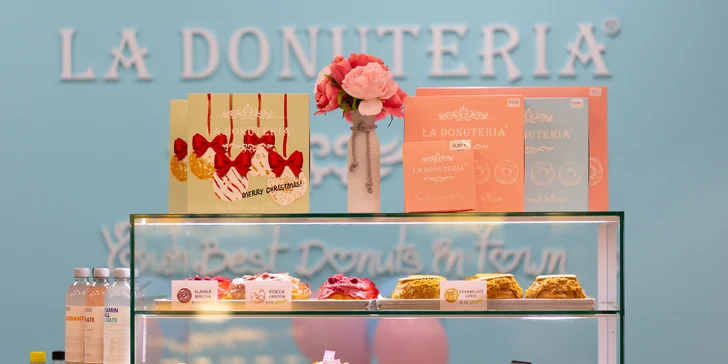 Sladké donuty, nápoj alebo donutová torta v La Donuteria