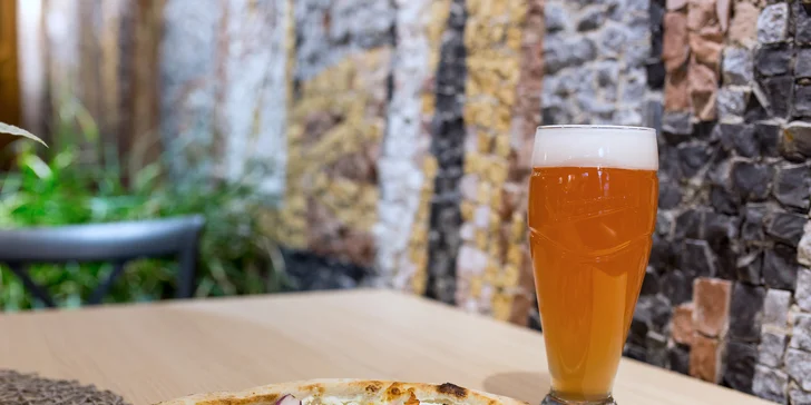 Zdravá pizza podľa vlastného výberu s čapovaným pivkom (mäsová i vegetariánska)