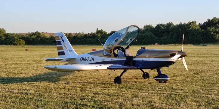 Let lietadlom Viper SD4 ponad Bratislavu či Košice s certifikátom a možnosťou pilotovania
