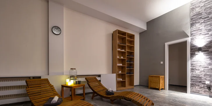 Dve hodinky nerušeného oddychu v novučičkom wellness: vírivka, infrasauna, fínska sauna aj sprchy