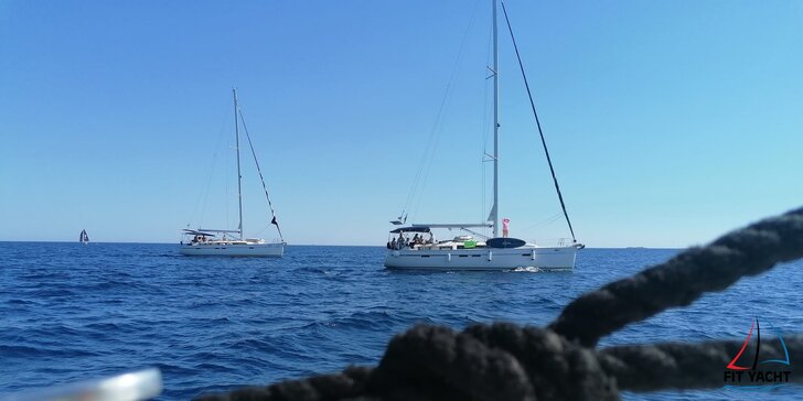Aktívna dovolenka na FIT YACHTe spojená so zážitkovou plavbou v severnej Dalmácii a ranné cvičenia s osobným trénerom