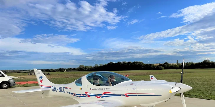 Let ponad hrady a zámky, nočný let či let do Salzburgu novým lietadlom WT9 DYNAMIC LSA alebo VIPER SD4 NIGHT-VFR aj s možnosťou pilotovania
