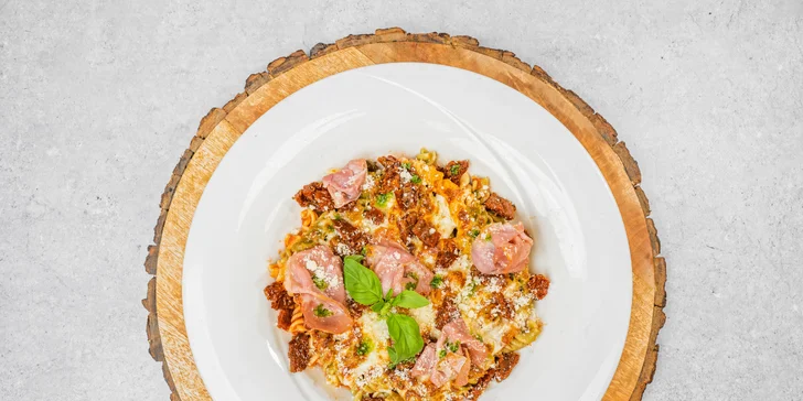 Na výber 10 druhov chutnej pizze či výborné Fusilli v Pizza di'Colore