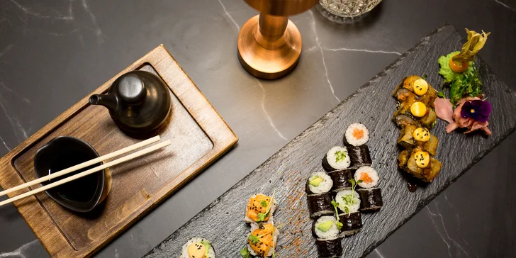 Lahodný Sushi set pre 2 osoby v Lobby Restaurant and Bar. Až 24 kusov!