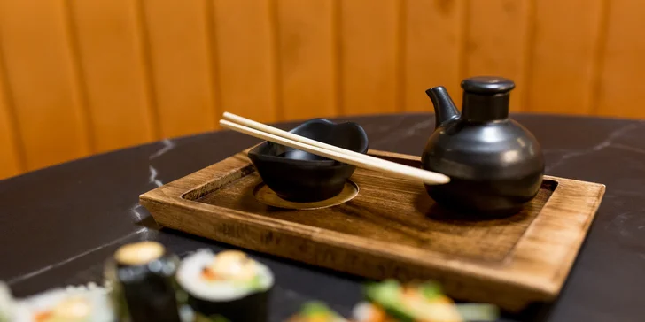 Lahodný Sushi set pre 2 osoby v Lobby Restaurant and Bar. Až 24 kusov!