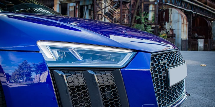 Jazda v modernom AUDI R8 V10 PLUS: 15 min. ako spolujazdec alebo až 30 min. ako vodič