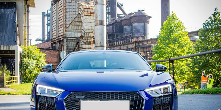 Jazda v modernom AUDI R8 V10 PLUS: 15 min. ako spolujazdec alebo až 30 min. ako vodič