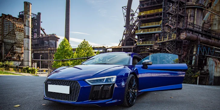 Jazda v modernom AUDI R8 V10 PLUS: 15 min. ako spolujazdec alebo až 30 min. ako vodič