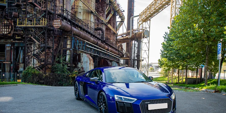 Jazda v modernom AUDI R8 V10 PLUS: 15 min. ako spolujazdec alebo až 30 min. ako vodič