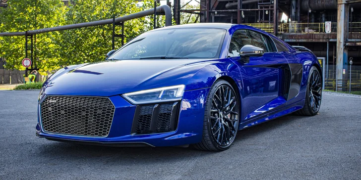 Jazda v modernom AUDI R8 V10 PLUS: 15 min. ako spolujazdec alebo až 30 min. ako vodič