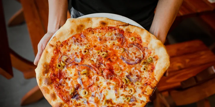 Pizza podľa vlastného výberu - na výber až 5 rôznych druhov!