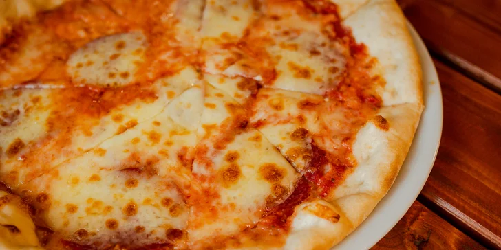 Pizza podľa vlastného výberu - na výber až 5 rôznych druhov!