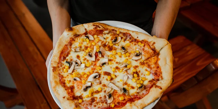 Pizza podľa vlastného výberu - na výber až 5 rôznych druhov!