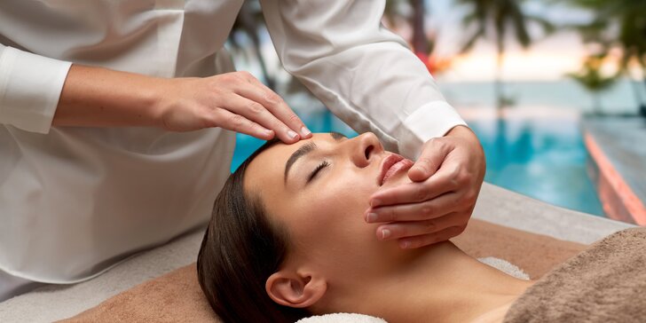 Blahodarné masáže aj výhodné permanentky: klasická celotelová, masáž bylinkovými vrecúškami aj peelingová masáž tela