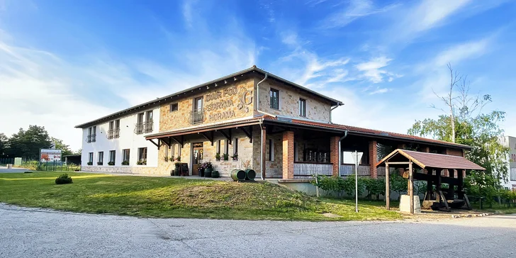 Pobyt v rodinnom vinárstve na Slovácku: polpenzia, wellness aj riadená degustácia