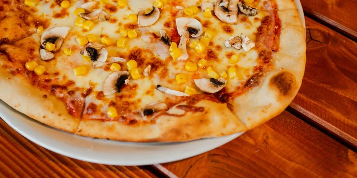 Pizza podľa vlastného výberu - na výber až 5 rôznych druhov!