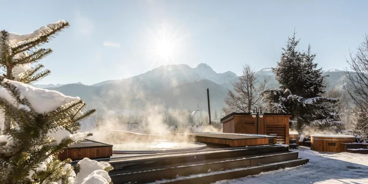 Luxusný pobyt neďaleko Zakopaného: moderné apartmány s výhľadom na Tatry, chutná strava, relax vo wellness, detský kútik či biliard