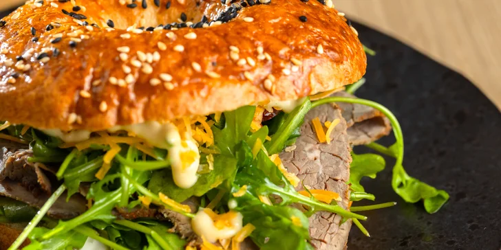 Plnený bagel s limonádou alebo brunch či večera pre dvoch