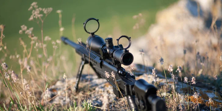 Na chvíľu Sniperom: Streľba z ostreľovacích pušiek v exteriéri