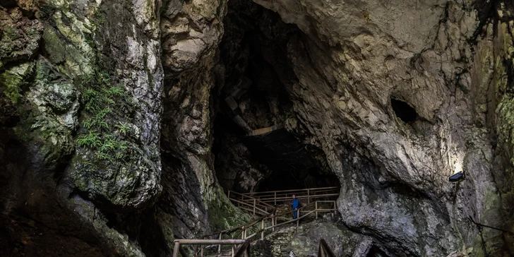 Čarovná atmosféra karnevalu v Benátkach a nádherná jaskyňa či Predjamský hrad