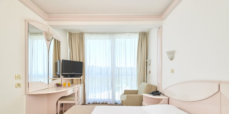 Chorvátska Istria: 3* hotel v meste Poreč iba 50 m od pláže, bazén a all inclusive