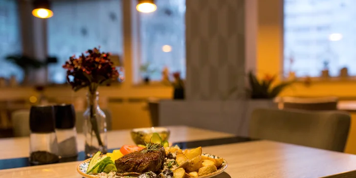 Hovädzí steak, temešvárske medajlónky alebo rizoto