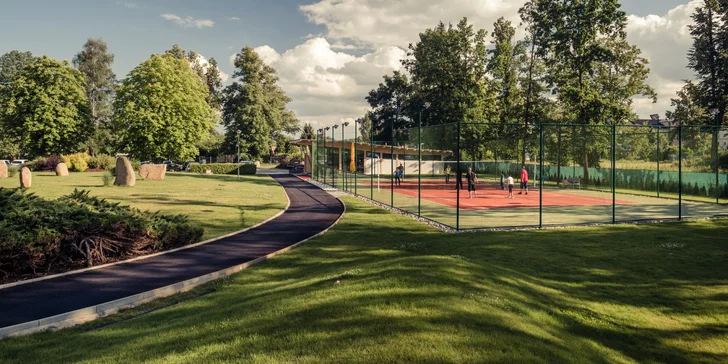Luxusný vilový rezort v Českých Budějoviciach: apartmány s terasou, raňajky do postele aj sauna