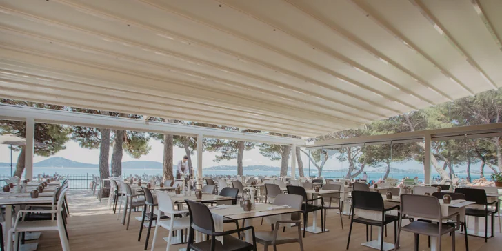 Užite si slnečné dni v Chorvátsku: 4* hotel pri mori, polpenzia aj výlety