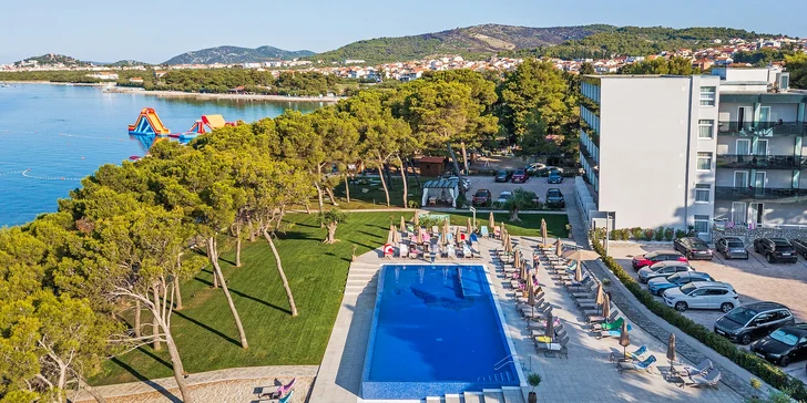 Užite si slnečné dni v Chorvátsku: 4* hotel pri mori, polpenzia aj výlety