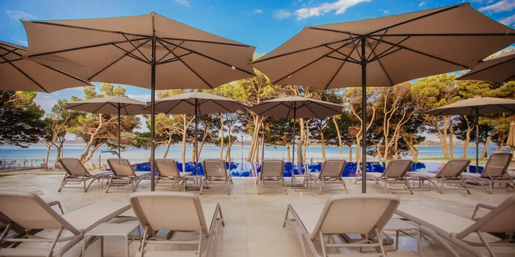 Užite si slnečné dni v Chorvátsku: 4* hotel pri mori, polpenzia aj výlety