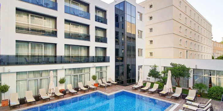 Dovolenka v Dubrovníku, meste UNESCO: 4* hotel s raňajkami, 300 m na pláž a sezónny bazén