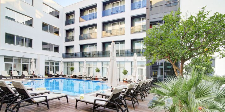 Dovolenka v Dubrovníku, meste UNESCO: 4* hotel s raňajkami, 300 m na pláž a sezónny bazén