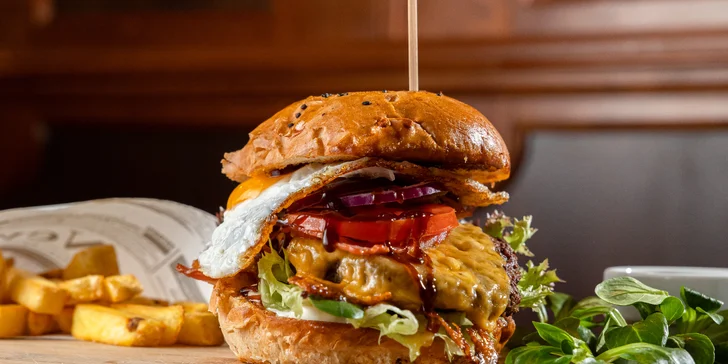Šťavnatý hovädzí burger podľa vášho výberu v Beer Parku