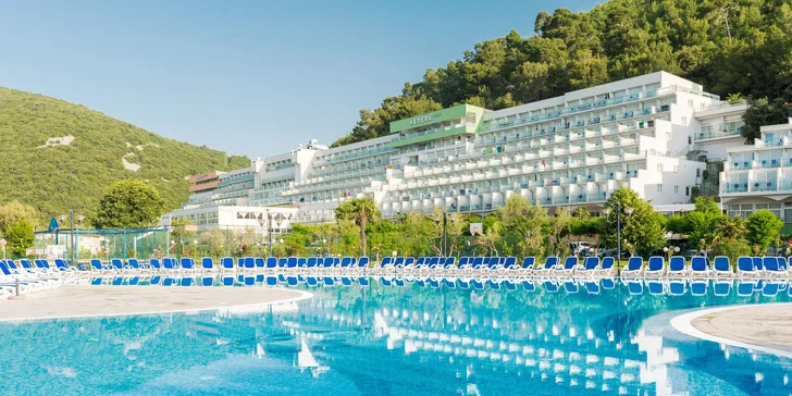 Dovolenka v istrijskom Rabaci: 4* rodinný hotel pri pláži, vnútorný aj vonkajší bazén, raňajky v cene