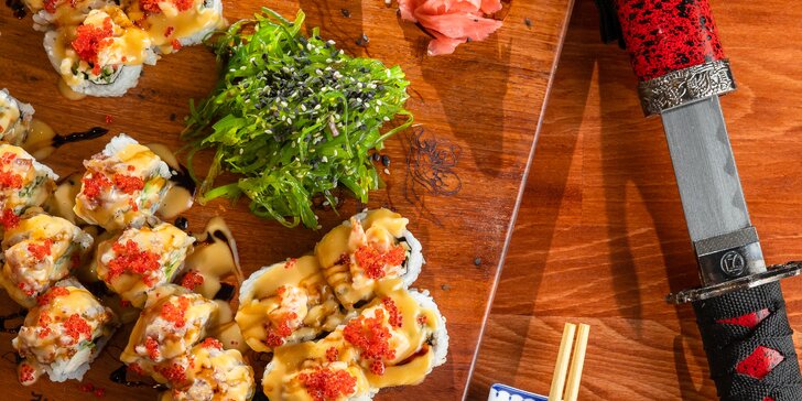 Špeciálne sushi rolky pre 2 osoby vo Family restaurant & sushi bar