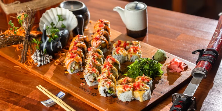 Špeciálne sushi rolky pre 2 osoby vo Family restaurant & sushi bar