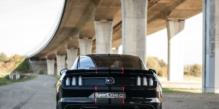 Jazda snov: 15 až 60 minút za volantom peckového Ford Mustang GT 5.0