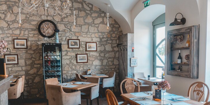 Pobyt pre pôžitkárov: ubytovanie na hlavnom námestí vo vinárskom meste Tokaj u našich susedov