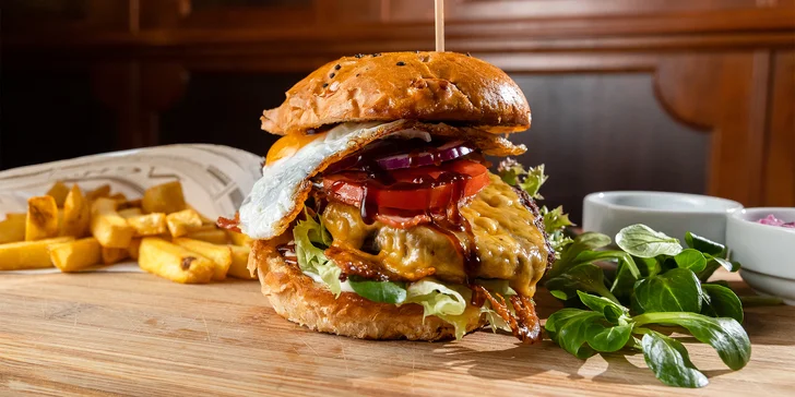 Šťavnatý hovädzí burger podľa vášho výberu v Beer Parku