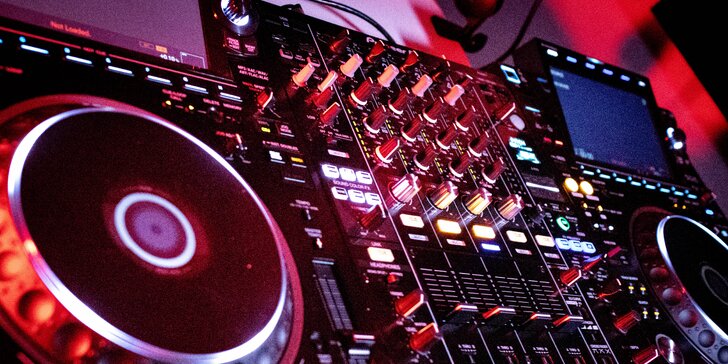 Staň sa DJom vďaka unikátnemu kurzu v profi hudobnom štúdiu
