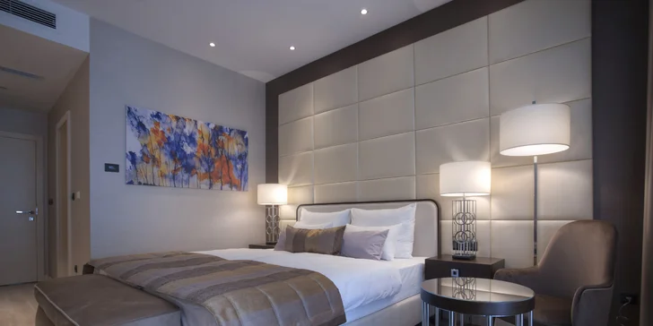 Hotel v čiernohorskom letovisku Petrovac: pri pláži, s raňajkami aj vínnou pivnicou, deti zadarmo