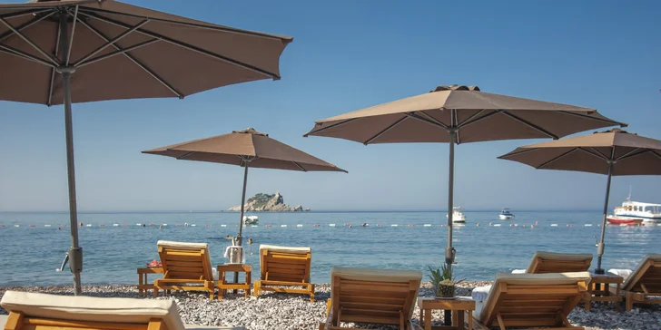 Hotel v čiernohorskom letovisku Petrovac: pri pláži, s raňajkami aj vínnou pivnicou, deti zadarmo