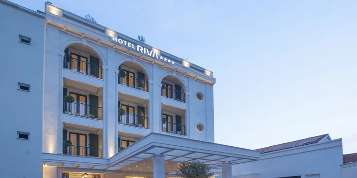Hotel v čiernohorskom letovisku Petrovac: pri pláži, s raňajkami aj vínnou pivnicou, deti zadarmo
